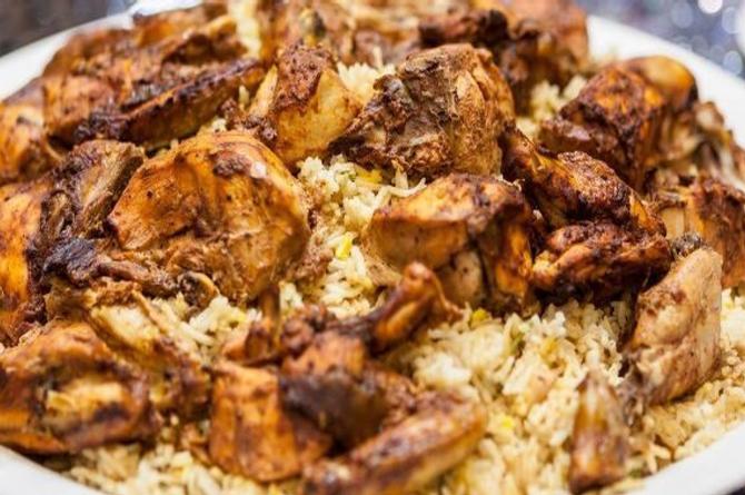 Mata a su novio, lo cocina con arroz y ofrece el platillo a desconocidos