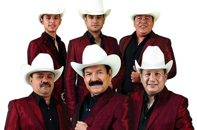 Cardenales de Nuevo León presentan su nuevo sencillo 'Mesa para Dos'