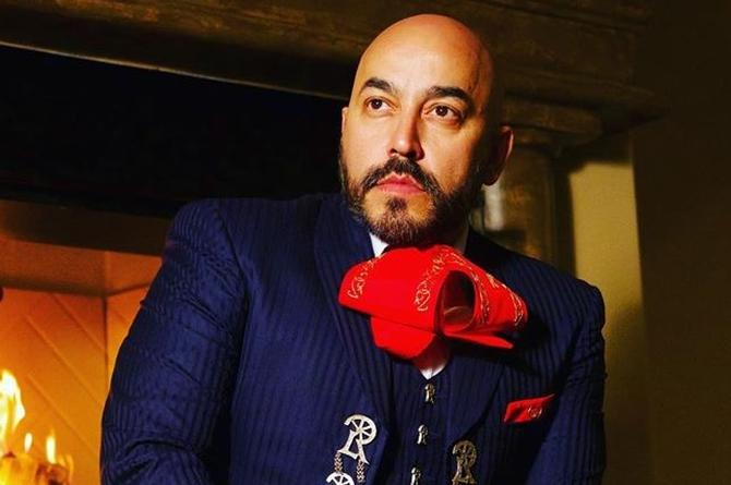 Músicos de Lupillo Rivera le hacen 'bullying' recordándole a Belinda de esta manera (+video)