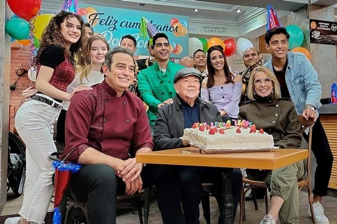 'Como dice el dicho' festeja el cumpleaños de Sergio Corona