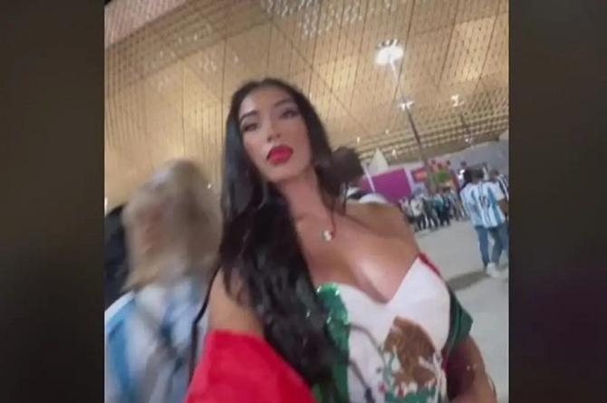 S3nsual aficionada mexicana 'enamora' a fanático en Qatar 2022 (+video)