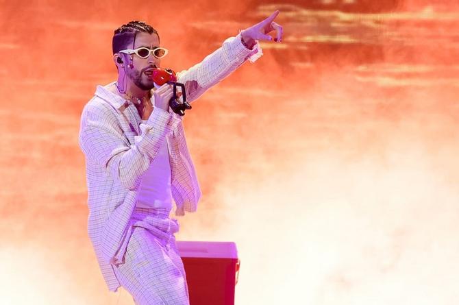 ¡Caos por boletos falsos! Bad Bunny da histórico concierto en el Azteca