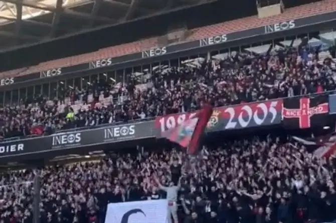 ¡No mms! Filman película XXX en estadio durante partido de futbol