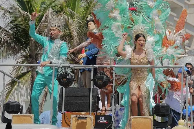 ¡Madres! Yeri MUA y Paponas no entregarán corona a los nuevos reyes del Carnaval de Veracruz