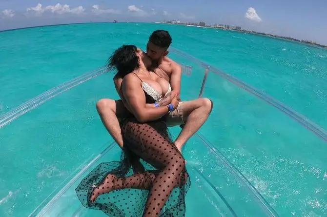 ¡Le llegó el amor! Le piden matrimonio a Kimberly La Más Preciosa en Cancún (+video) 