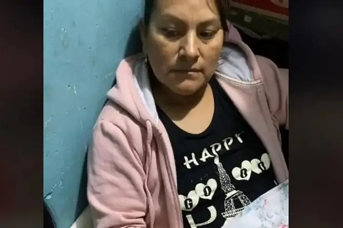 ¡Mamá tóxica! Se enoja con su hijo por salir a comer con la novia y no invitarla (+video)