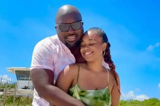 Mujer revela que amamanta a su esposo ¡porque es bueno para la salud!