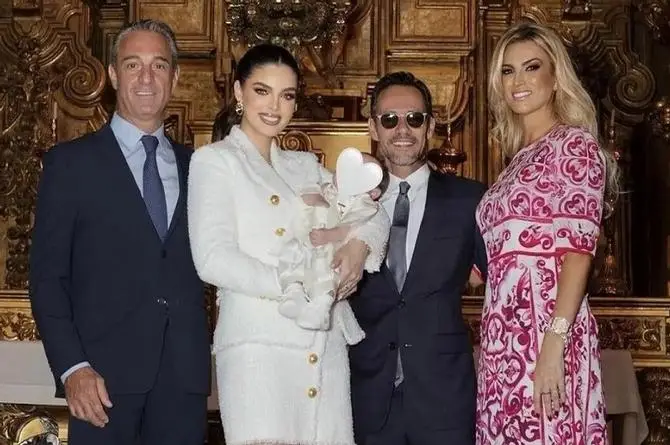 Marc Anthony y Nadia Ferreira bautizaron a su hijo en México