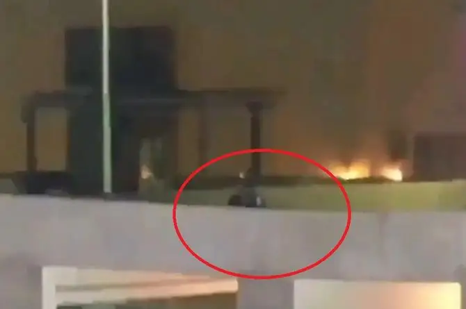 ¡Ay que rico! Captan a pareja haciendo 'el delicioso' en estacionamiento público (+video)