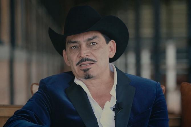José Manuel Figueroa humilla a sus músicos en pleno show