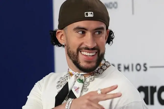 Nombran a Bad Bunny el nuevo 'Rey del pop' ... ¿Y Michael Jackson? (+foto)