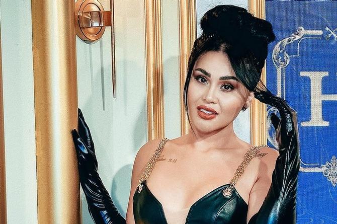 Papá de 'Gomita' revela que fue golpeado por su hija