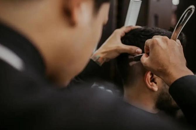 Imagen Arrestan a peluquero narco; le cayeron porque ¡sus clientes eran calvos!