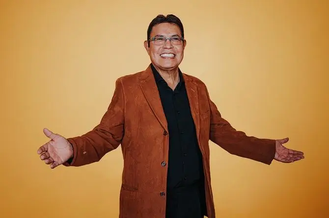Rayito Colombiano recibe disco platino quíntuple por 'Muchachita Consentida'