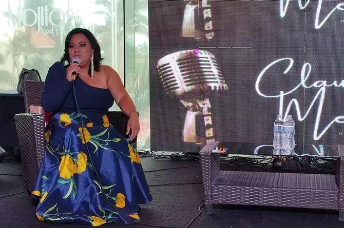 Claudia Menéndez estrena tercera canción inédita 'Amantes Eternos' (+videos)