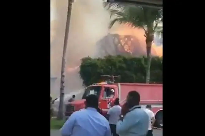 Se incendia mansión de Marc Anthony (+video)