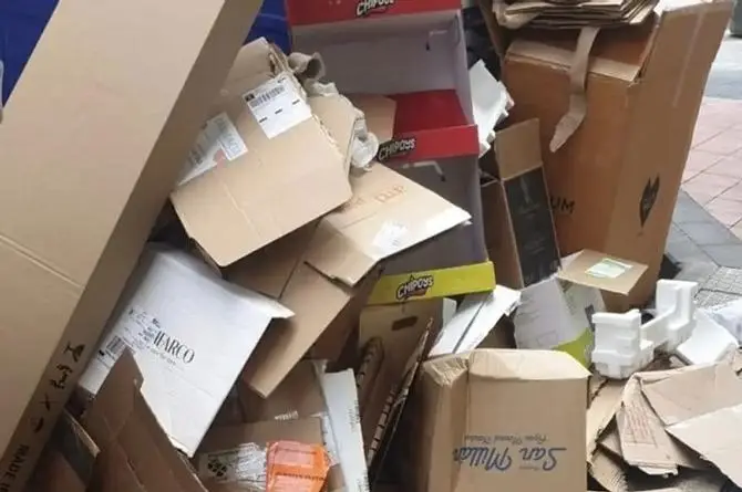 Halla un millón y medio de pesos en una caja abandonada ¡Y lo devuelve!