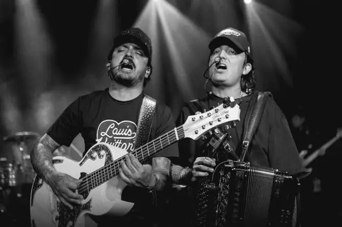 Los Dos Carnales hablan de las amenazas a sus colegas