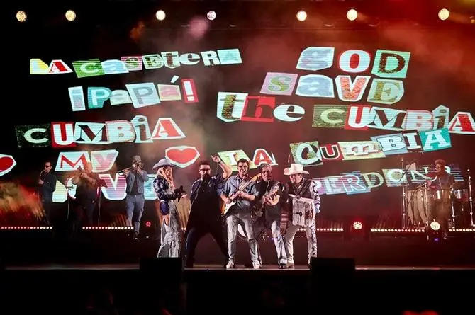 La Casetera pone a bailar Cumbre Tajín con su regional mexicano retro ¡Y cumbias!