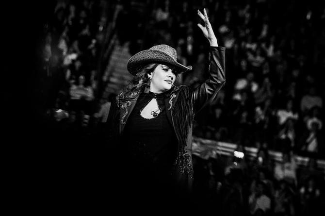 Yuridia, primera mujer en llenar la Plaza de Toros México (+fotos)