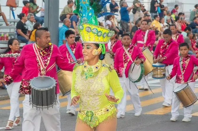 Algarabía y ambiente familiar en el Papaqui de Carnaval 2025 (+fotos)