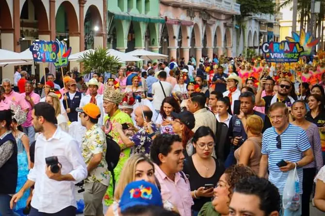 Te decimos dónde y a qué hora se realizarán los conciertos y desfiles del Carnaval de Veracruz 