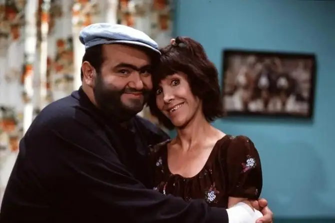 Edgar Vivar opina sobre las duras críticas hacia Florinda Meza tras bioserie de Chespirito