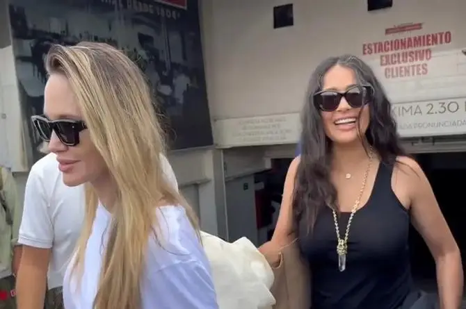 Salma Hayek y Angelina Jolie se toman su lechero caliente en Boca del Río (+video)