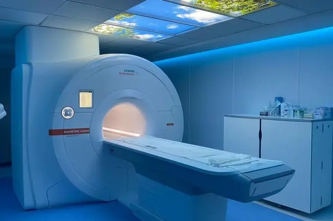 ¡Atracción fatal! Hombre mu3re al ser succionado por máquina de resonancia magnética