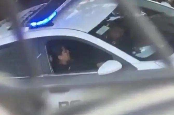 Captan a policías 