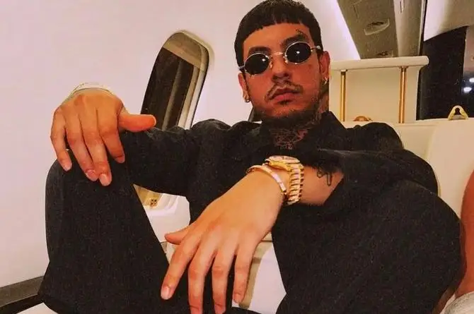 DJ