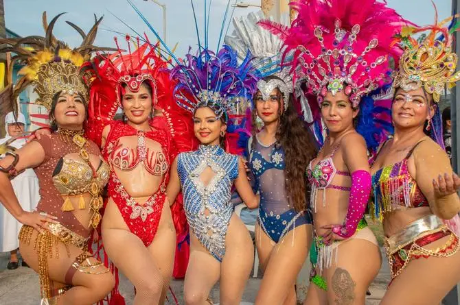 ¡Regresa el desfile del Carnaval de Veracruz del domingo en la mañana! 