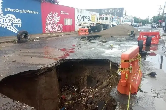 Mega socavón en colonia de Veracruz ¡SPTM!