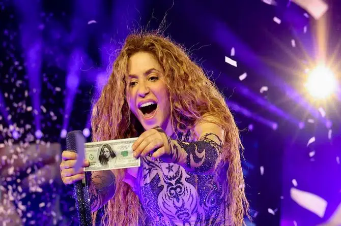 Shakira hace bailar a Fernando Colunga, Angelique Boyer y decenas de estrellas en un show íntimo