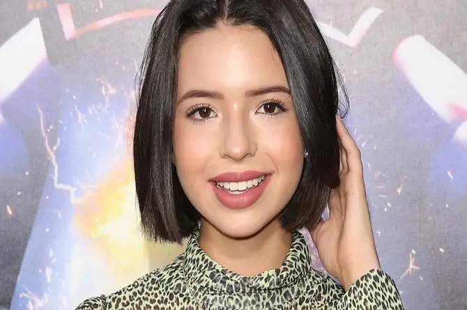 Ángela Aguilar niega usar autotune y playback en sus conciertos; así lo demostró en pleno show