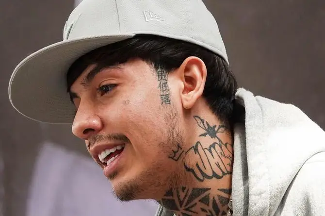 Natanael Cano critica a las autoridades de Jalisco por por multar a Junior H