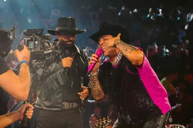 ¡Agárrate! Arcángel y Grupo Firme presentan el dueto “Cuánto cuesta”