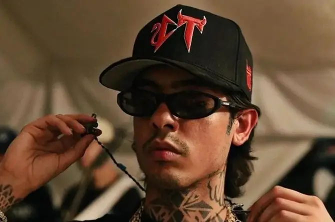 Natanael Cano podría enfrentar fuertes sanciones por cantar corrido con apología al delito