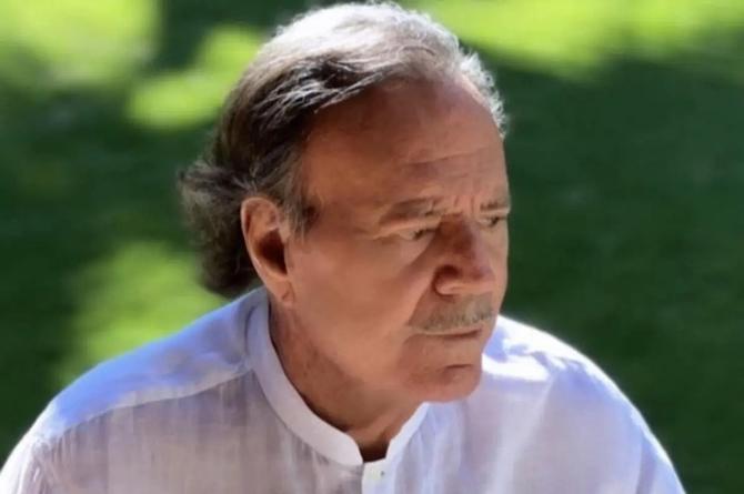 ¡Tracaaa! Acusan a Julio Iglesias de presunto acoso y agr3sión s3xual 