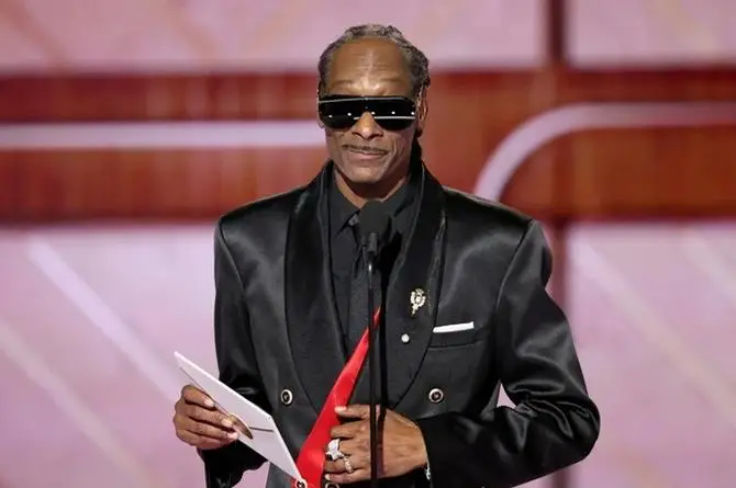 Rapero Snoop Dogg llega dr0gad0 a entrega de premios ¡Y lo censuran! (+video)