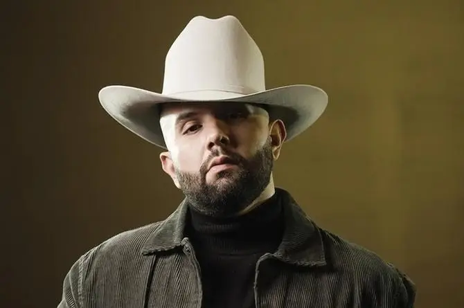 Carín León, con 10 nominaciones en Premio Lo Nuestro ¡Ah bárbaro!