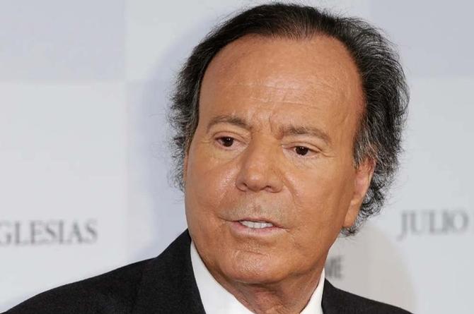 Julio Iglesias responde a las acusaciones de presunta agr3sión s3xu4l