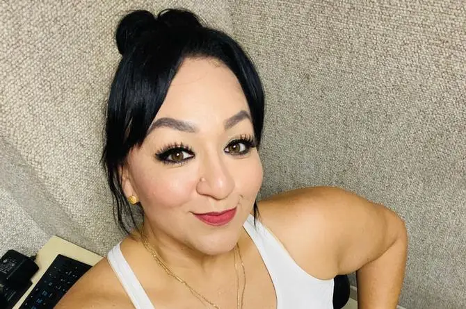 La Machis se lanza como cantante y sorprende en el escenario del adiós al Payaso Rucho