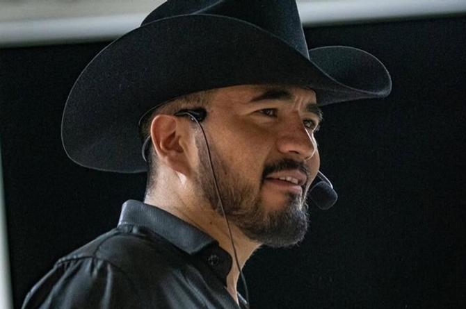 Muere el cantante de corridos Óscar Alvarado luego de un 4taque armad0 (+fotos/video)