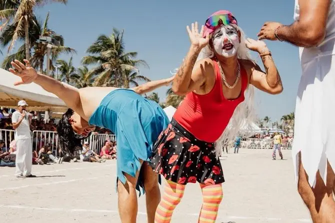 La Solteras apalean a las Casadas 20-0 ¡Partido Chusco de béisbol! (+fotos)