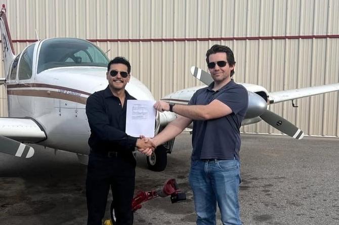 ¡De cantante a piloto! Stirbys nos sorprende con un nuevo talento 