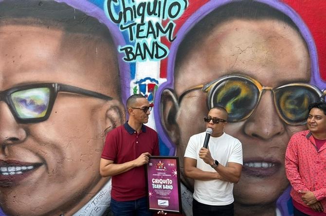 Chiquito Team Band firma mural en La Huaca (+fotos)