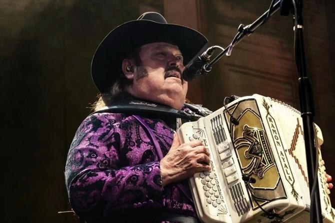 Demandan a Ramón Ayala y su hijo por presunta agr3sión s3xual y acos0