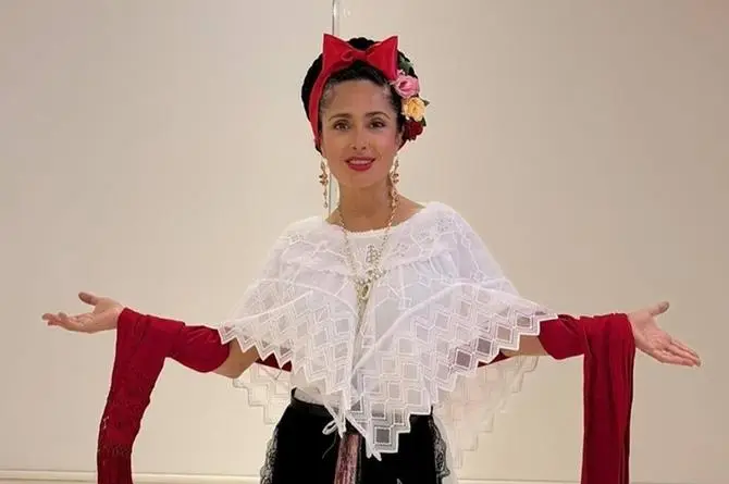 Salma Hayek se viste de jarocha y mostrará las bellezas de Veracruz