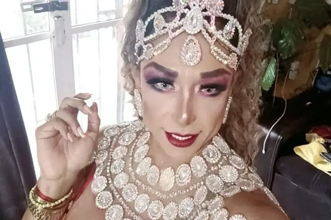 ¡La pura m4y4t4d*! Hoy es el Día Internacional de la Peluca ¡Así le canta Lady Audios! (+video)